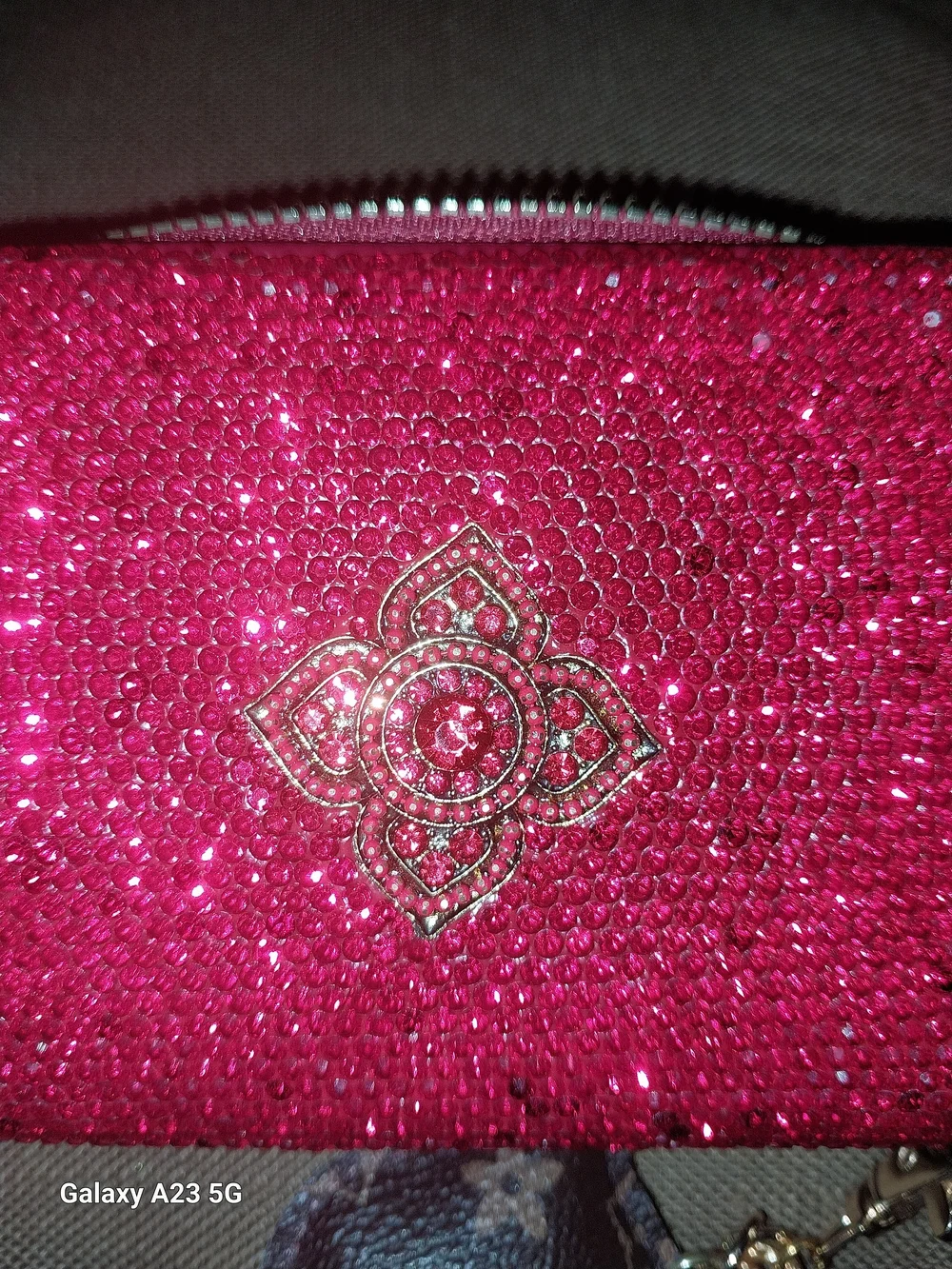 Unbranded Hard Shell Sparkling Red Women's Zip Card Wallet/Wristlet